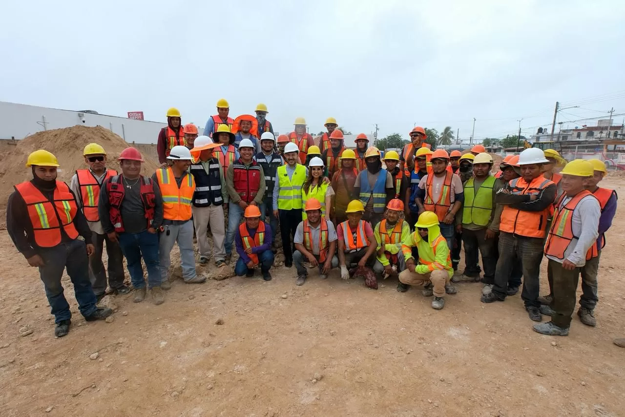 Mara Lezama supervisa avances del nuevo Hospital General del ISSSTE en Chetumal