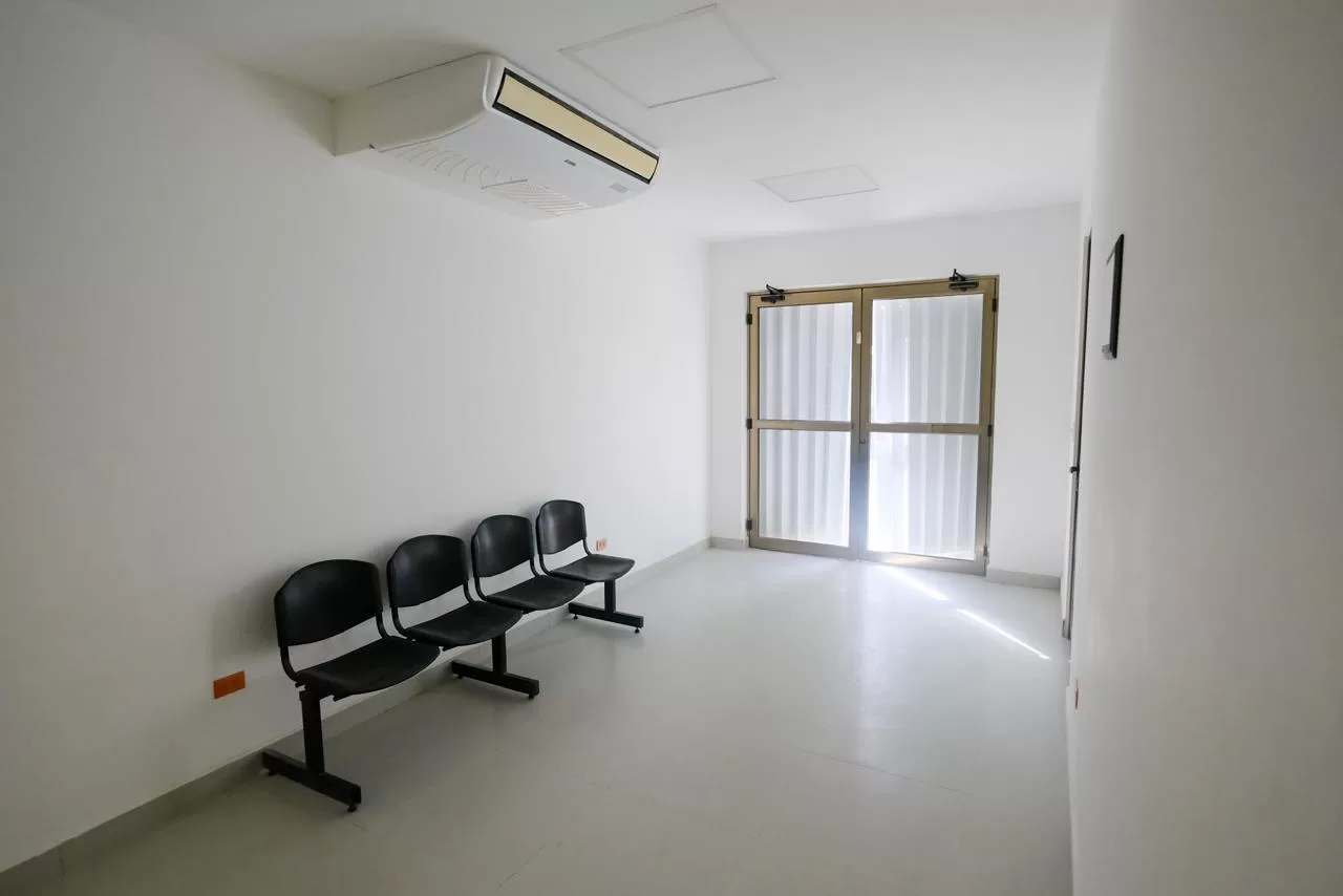 Mara Lezama recorrió, supervisó y agradeció a Alejandro Svarch la ampliación del Centro de Salud de Holbox