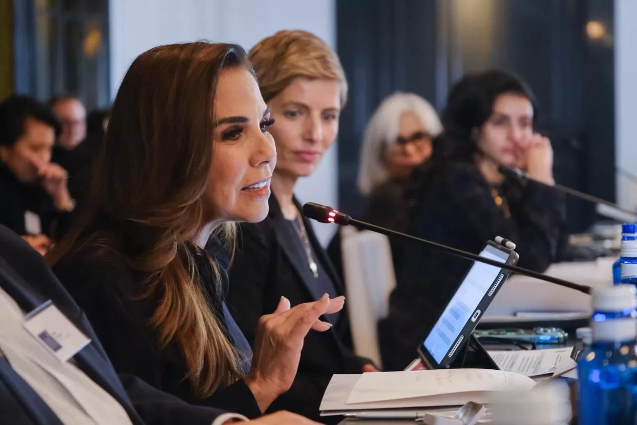 Participa Mara Lezama, junto con Shaikha Al Nowais, Secretaria General de la ONU Turismo, y Gloria Guevara, presidenta del WTTC, en mesa turística de alto nivel