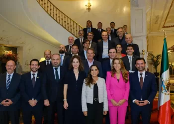 Presenta Mara Lezama campañas de promoción y estrategias de inversión y crecimiento en reunión con socios de INVEROTEL