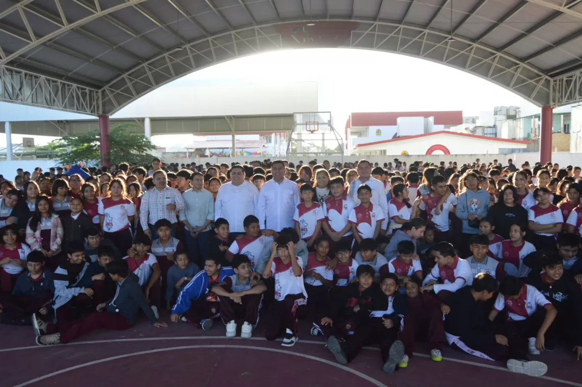 Gobierno de Estefanía Mercado fortalece la formación cívica en escuelas públicas con el programa “Cultivemos el Civismo”