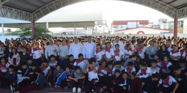 Gobierno de Estefanía Mercado fortalece la formación cívica en escuelas públicas con el programa “Cultivemos el Civismo”
