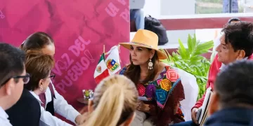 Atiende Mara Lezama de manera directa a las y los cozumeleños en “La Voz del Pueblo”