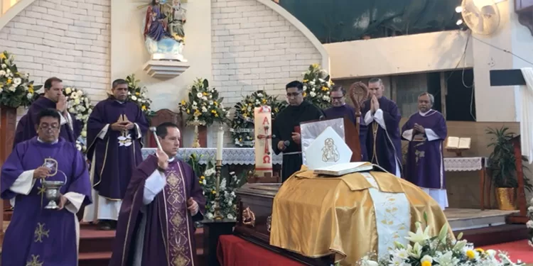 Entre misas y cantos de su tierra natal, Cancún despide a Mons. Pedro Pablo Elizondo