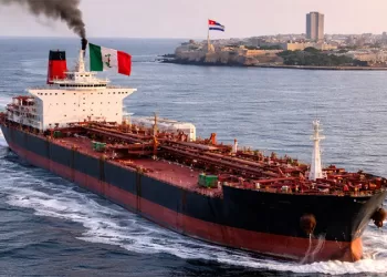 Claudia Sheinbaum elude responder si hubo consideraciones políticas en la cancelación de envío de petroleo a Cuba