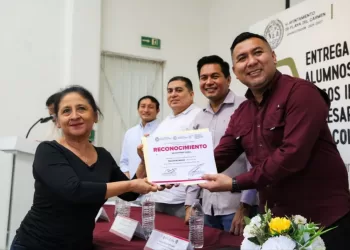 Gobierno de Estefanía Mercado fortalece la capacitación comunitaria
