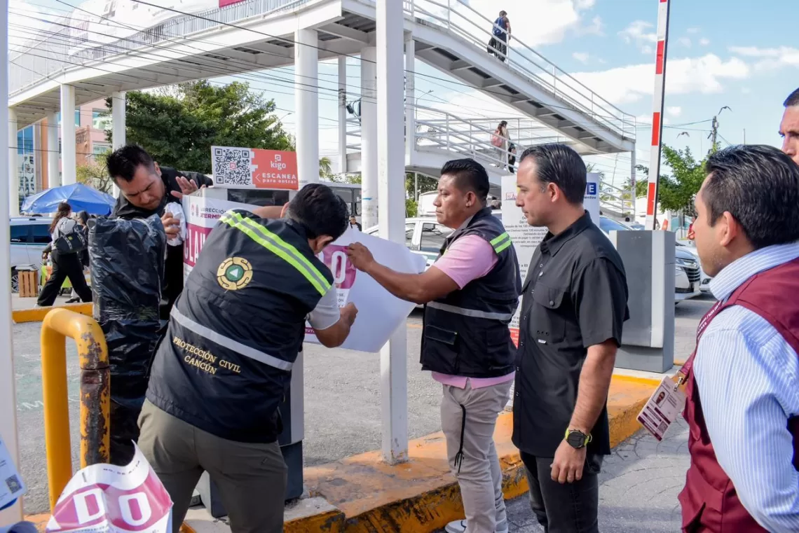Clausuran dos estacionamientos en Cancún por irregularidades