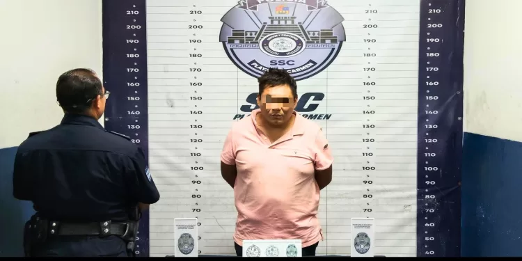 Detienen a hombre por resistirse a revisión en Santa Fe, Playa del Carmen
