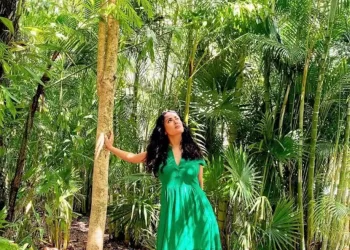 Salma Hayek Pinault realiza grabaciones en cenotes de Tulum