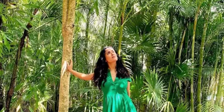 Salma Hayek Pinault realiza grabaciones en cenotes de Tulum