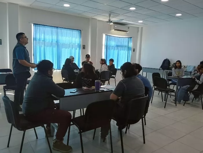 IEQROO fomenta el diálogo democrático entre universitarios con "Café Electoral" 