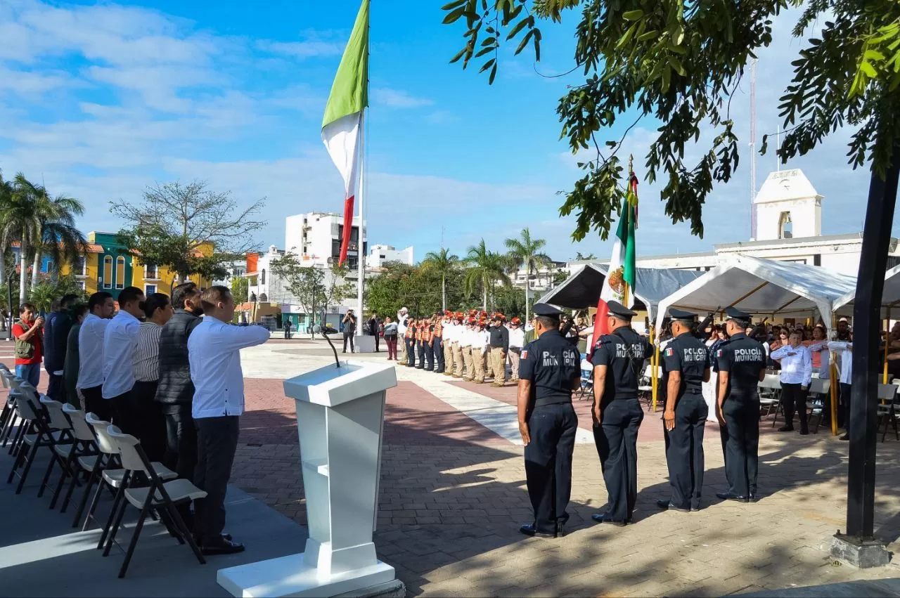 Gobierno de Playa del Carmen conmemora el Día de la Bandera y reafirma su compromiso con un México de orden y justicia