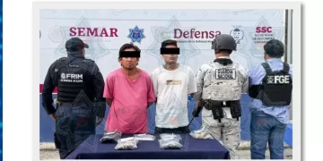 Caen dos por robos a transeúntes en Cancún; uno es policía municipal