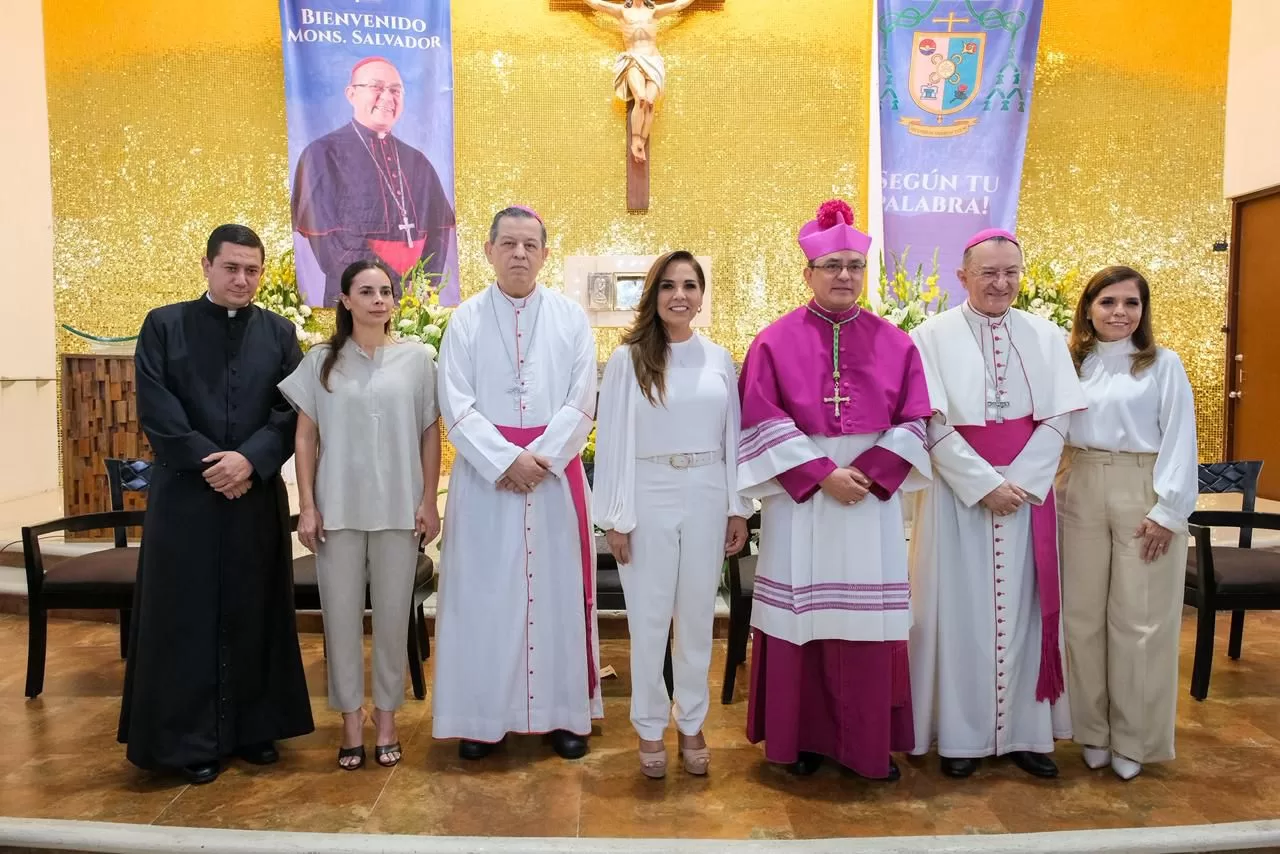 Asiste Mara Lezama a la toma posesión de Salvador González como segundo obispo de la Diócesis Cancún-Chetumal; refrenda voluntad de trabajar por la Construcción de Paz