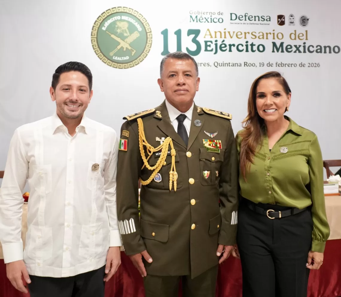 Renán Sánchez Tajonar acompaña a la Gobernadora Mara Lezama en el CXIII Aniversario del Ejército Mexicano