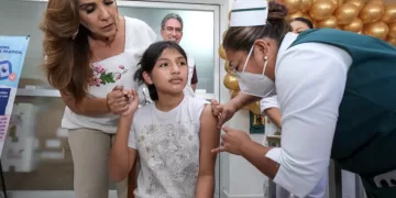 Anuncia Mara Lezama estrategia escolar de vacunación contra el sarampión en Quintana Roo para prevenir la enfermedad