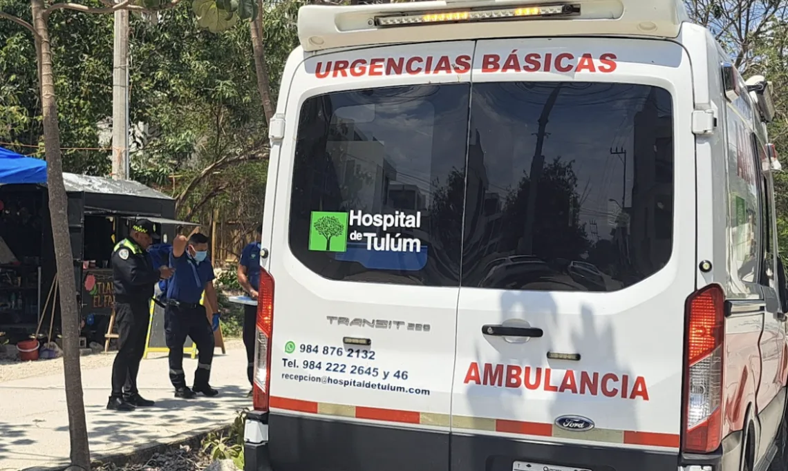 Turista omite alto y provoca choque en La Veleta; daños superan los 50 mil pesos