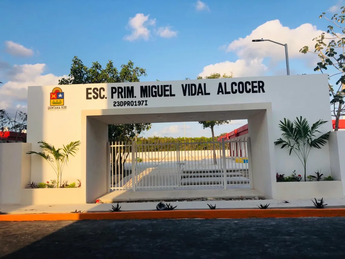 Más de 460 mil alumnos inician vacaciones; refuerzan vigilancia escolar en Quintana Roo
