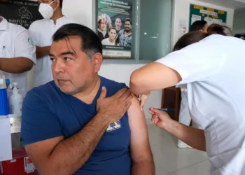 Refuerzan vacunación contra sarampión en iglesias y espacios públicos por Semana Santa en Quintana Roo