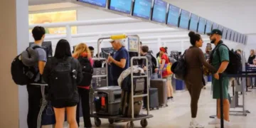 Aeropuerto de Cancún registra 611 vuelos en inicio de Semana Santa y repunta la actividad turística
