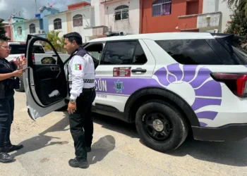 Incendios movilizan a cuerpos de emergencia en Cancún; reportan víctimas y rescates