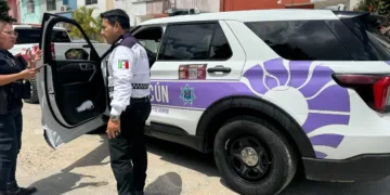 Incendios movilizan a cuerpos de emergencia en Cancún; reportan víctimas y rescates