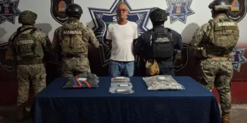 Detención en Holbox: aseguran droga y detienen a un hombre en vía pública