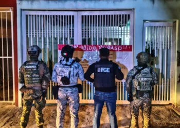 Siete detenidos y tres inmuebles asegurados tras cateos en Playa del Carmen y Cancún