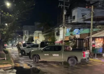 Cateos simultáneos y despliegue interinstitucional derivan en detenciones en Cancún y Playa del Carmen
