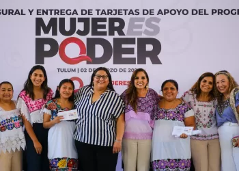 Mara Lezama inicia en Tulum la renovación de tarjetas del programa Mujer es Poder