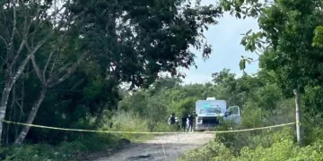 Hallan a dos personas sin vida en la periferia de Calderitas; investigan posible doble homicidio