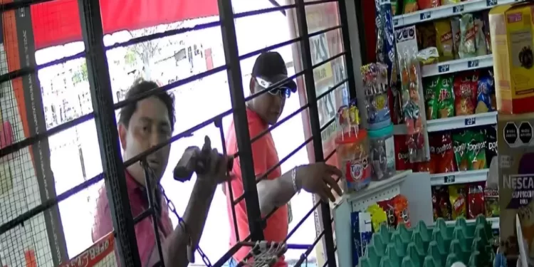 Difunden imágenes de presuntos asaltantes de tiendas en Cancún