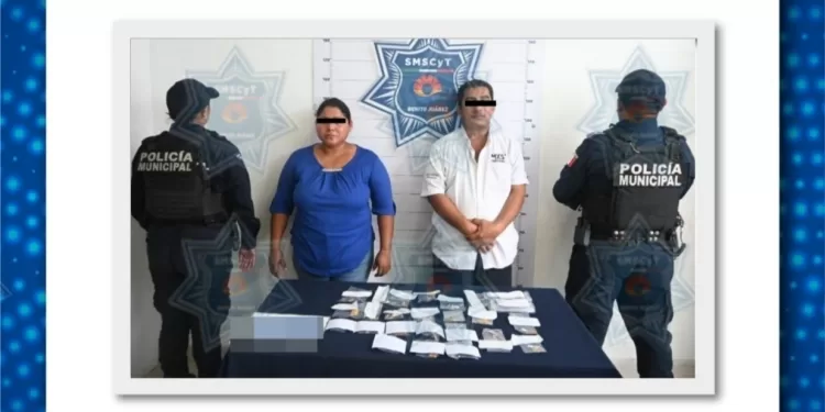 Dos detenidos tras robo de joyería en plaza de Cancún