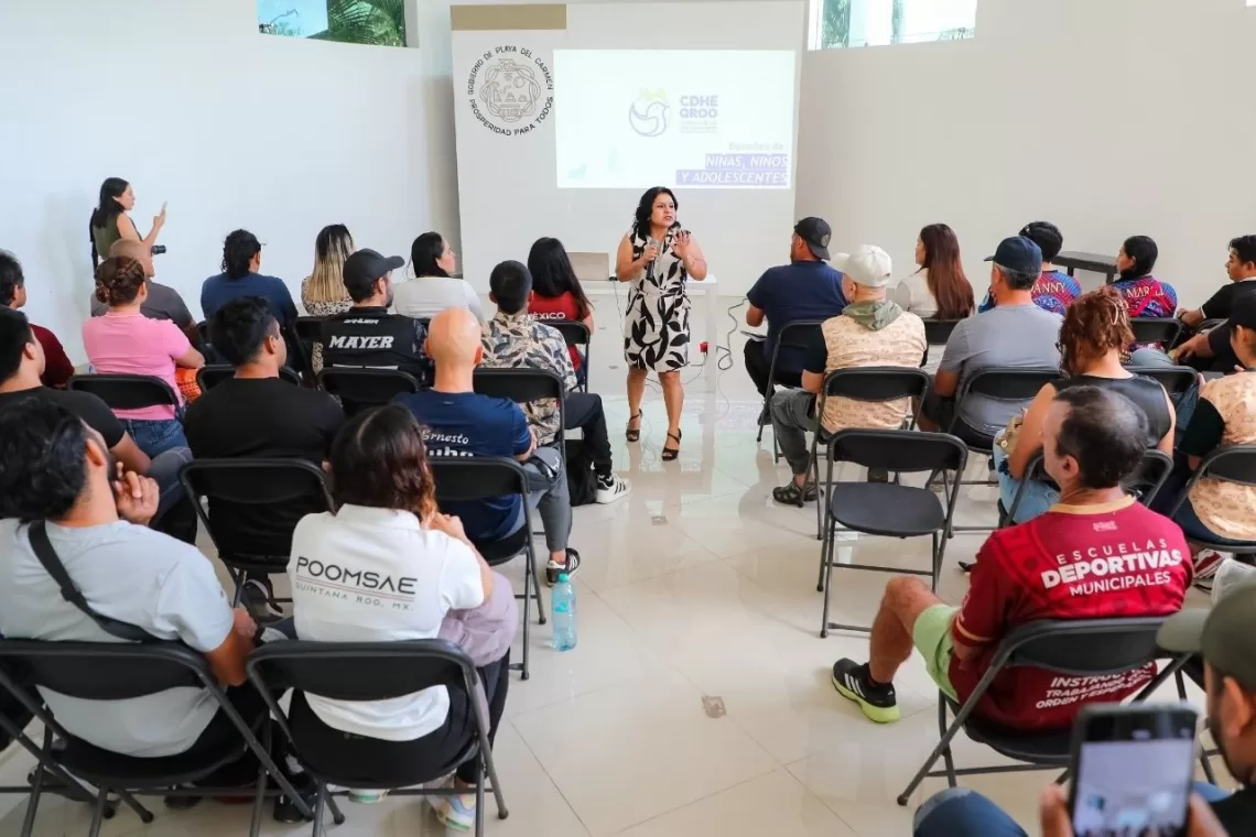 Capacitan a entrenadores para proteger a la niñez en espacios deportivos de Playa del Carmen