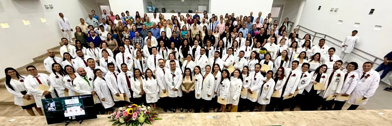 Egresan 59 nuevos médicos especialistas del IMSS en Q. Roo