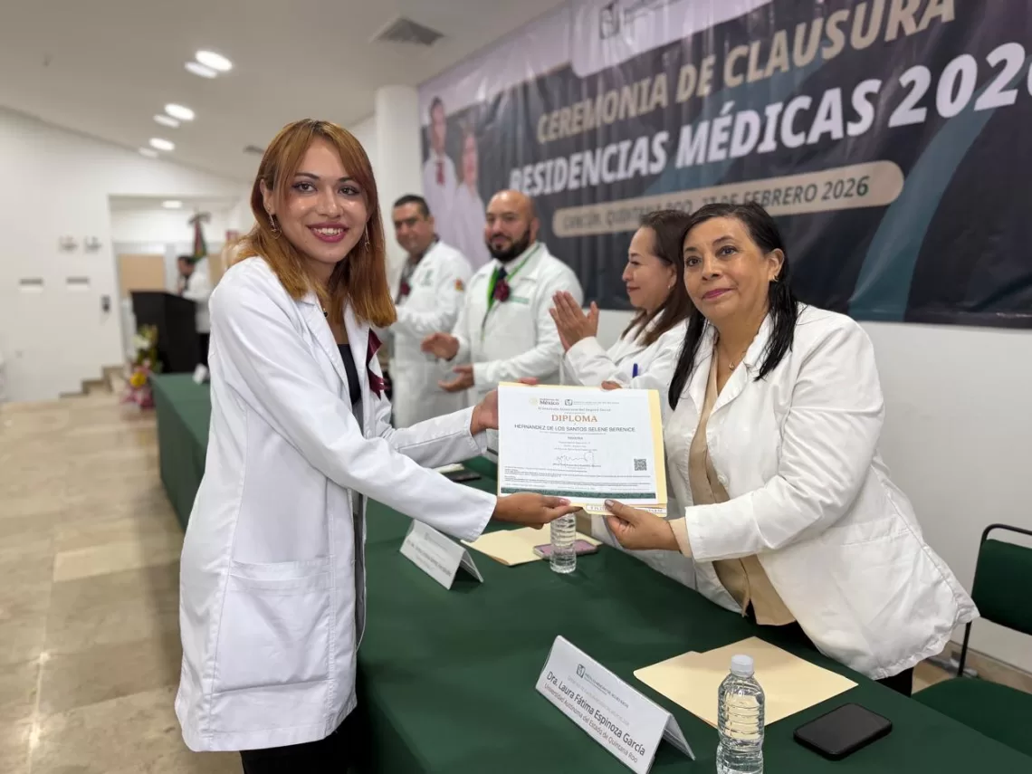 Egresan 59 nuevos médicos especialistas del IMSS en Q. Roo