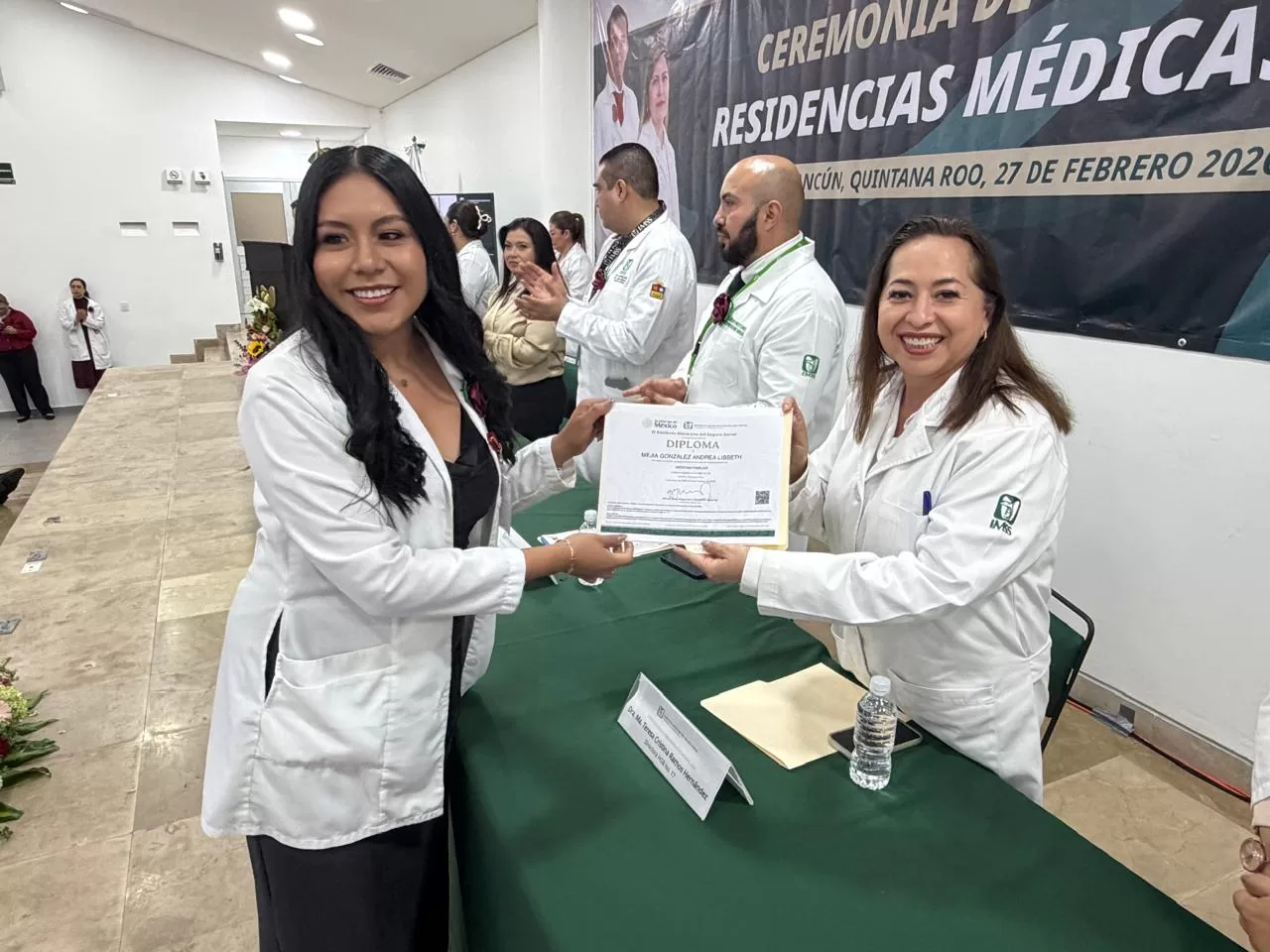 Egresan 59 nuevos médicos especialistas del IMSS en Q. Roo