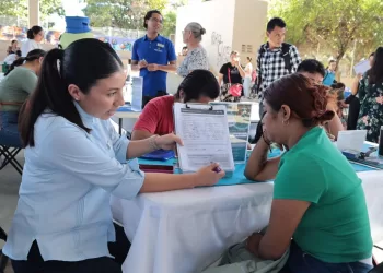 Gobierno de Estefanía Mercado impulsa el empleo femenino con más de mil 400 vacantes en feria “Empléate Mujer”