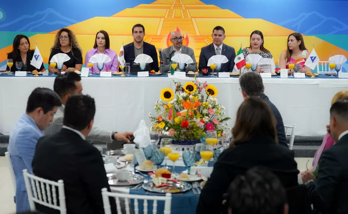 Gino Segura se reúne con representantes del sector turístico nacional