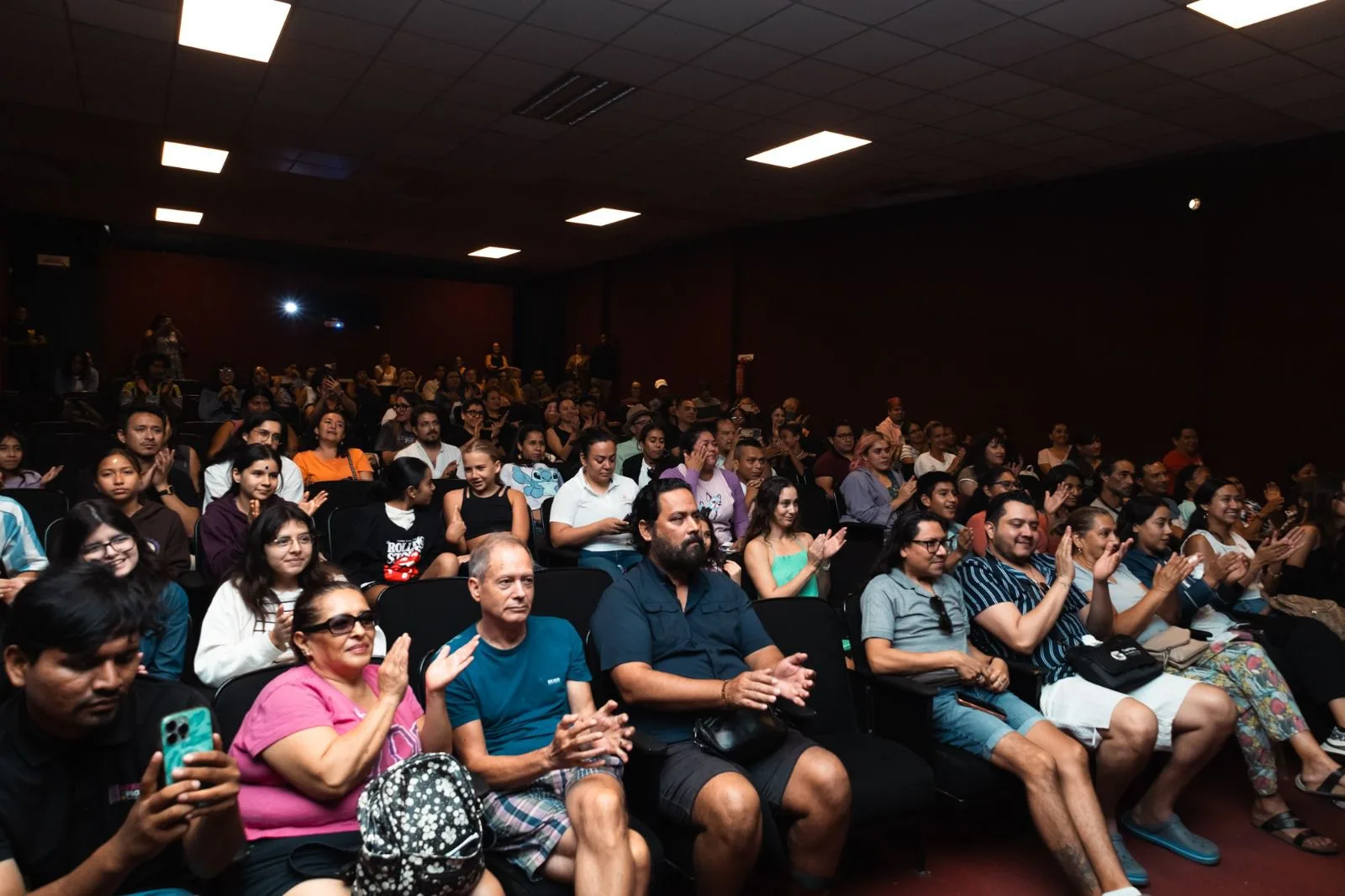 Inicia Taller con Mtro. Joaquín López “Chas” y se presenta obra de Campeche en el FIT