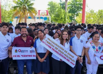 Entregan domo y cancha al CETMAR 10 de Chetumal