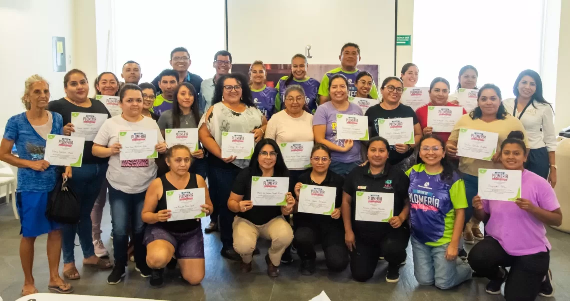 Como parte de su compromiso con el desarrollo sostenible y la responsabilidad social, Aguakan, en alianza con el Hotel MIA, realizó en Isla Mujeres la cuarta edición del “Taller de Plomería para Mujeres”, en el marco del Día Internacional de la Mujer y del Día Mundial del Agua, bajo el lema “Donde fluye el agua, crece la igualdad”, que destacó el papel del liderazgo femenino en la gestión sostenible del agua y la reducción de desigualdades.