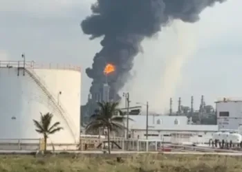 Incendio en refinería de Dos Bocas está controlado, dice Claudia Sheinbaum