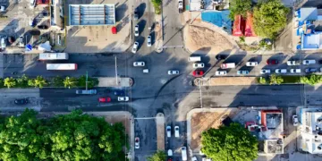 Cancún sincroniza su tráfico: 60% de cruces semaforizados ya operan desde un centro inteligente