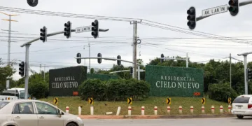 Semáforos inteligentes mejoran hasta 20% la fluidez vehicular en Cancún