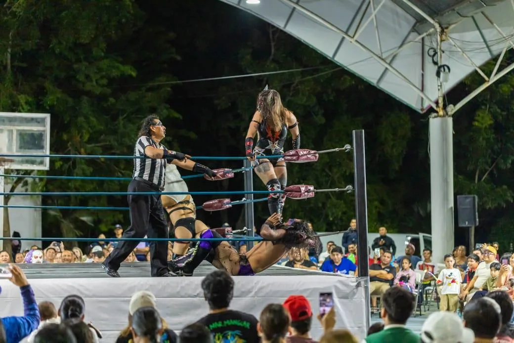 Función de lucha libre en Tulum busca recaudar fondos para apoyar a trabajador con problemas de salud