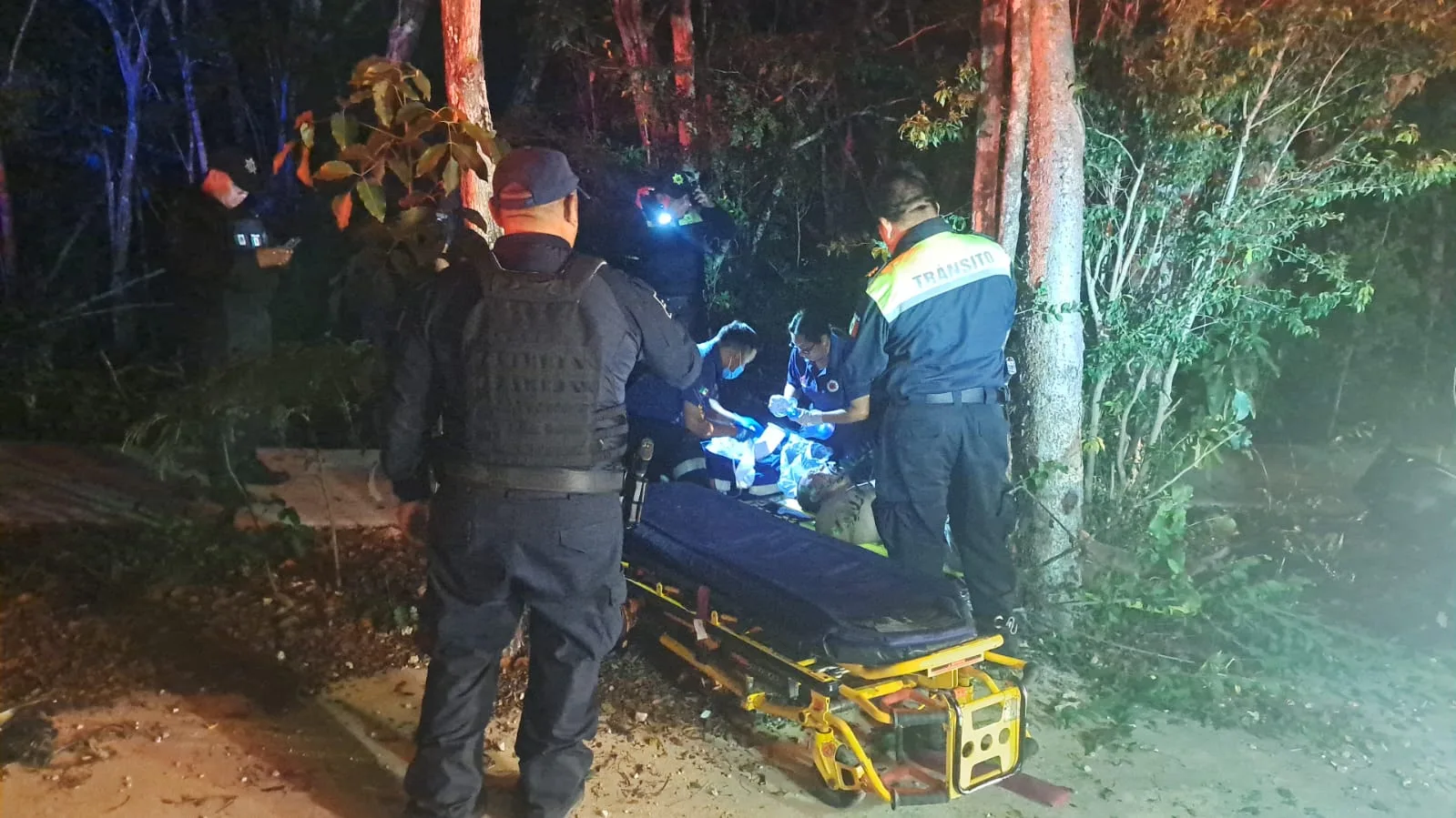 Alcohol y velocidad marcan inicio trágico del periodo vacacional en Tulum; dos motociclistas mueren en accidentes