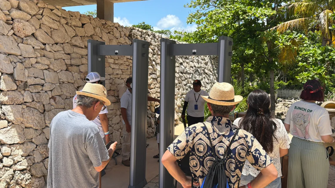 Refuerzan seguridad en zona arqueológica de Tulum; instalan detectores tras antecedente en Teotihuacán