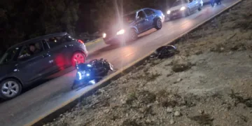 Motociclista es hallado inconsciente en el periférico de Cancún