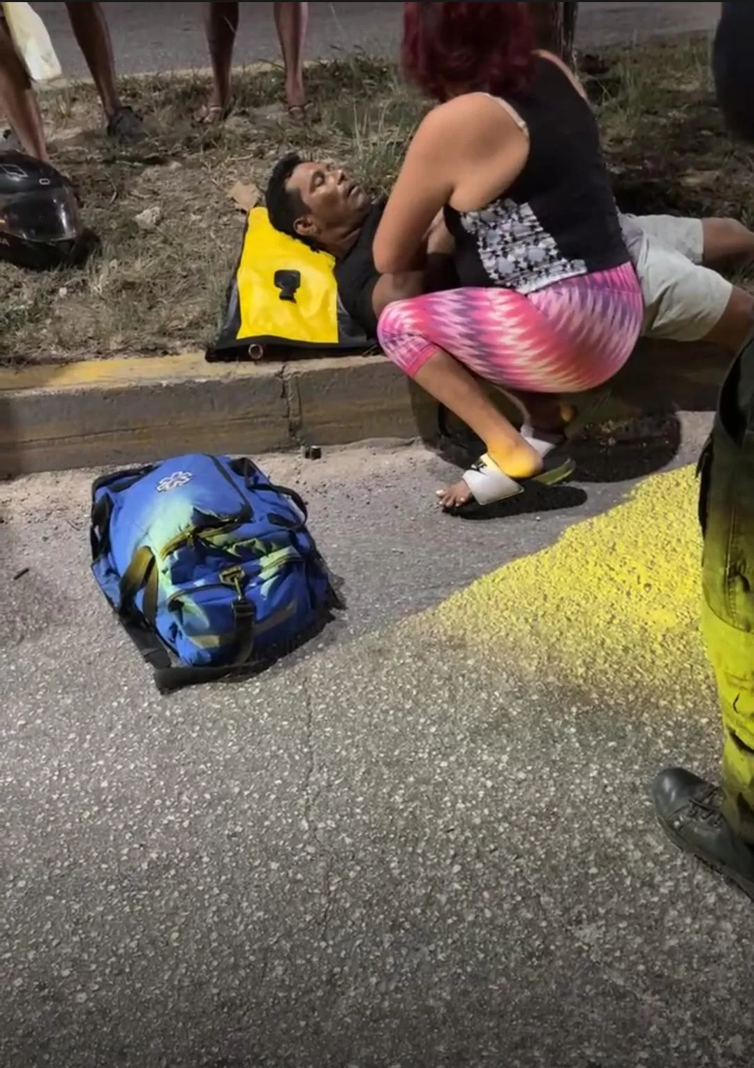 Muere motociclista tras ser arrollado en el periférico de Cancún